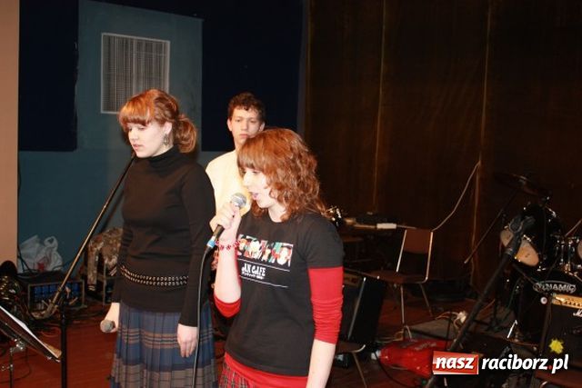 Zdjęcie w galerii na portalu naszraciborz.pl: Koncert rockowy i karaoke wiadomości z regionu