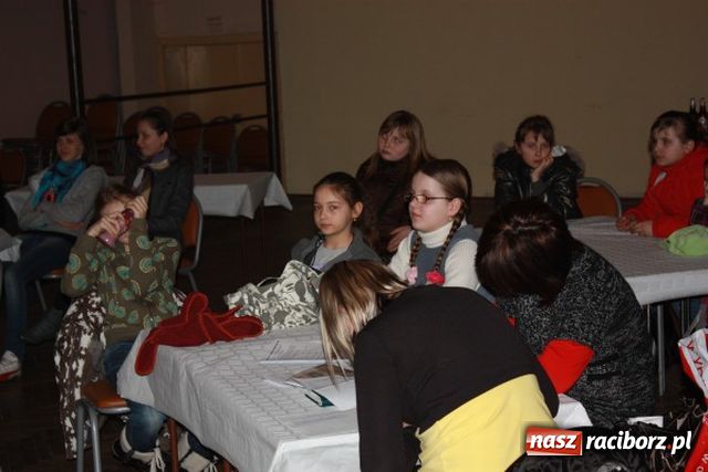 Zdjęcie w galerii na portalu naszraciborz.pl: Koncert rockowy i karaoke wiadomości z regionu