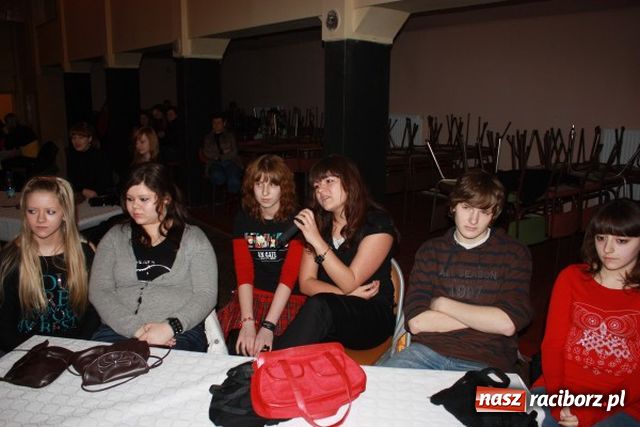 Zdjęcie w galerii na portalu naszraciborz.pl: Koncert rockowy i karaoke wiadomości z regionu