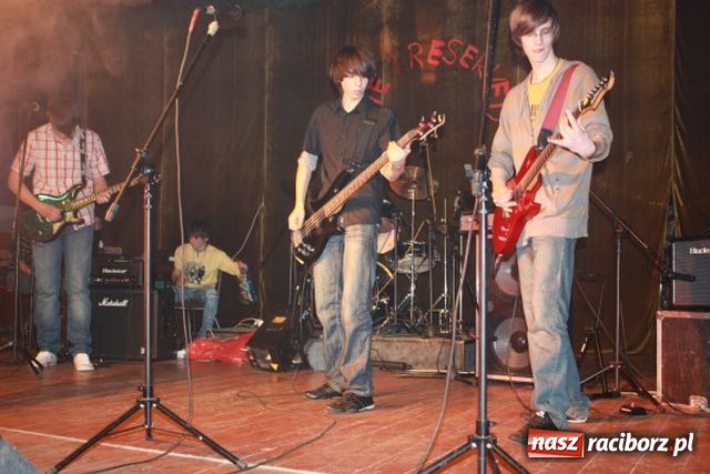 Zdjęcie w galerii na portalu naszraciborz.pl: Koncert rockowy i karaoke wiadomości z regionu