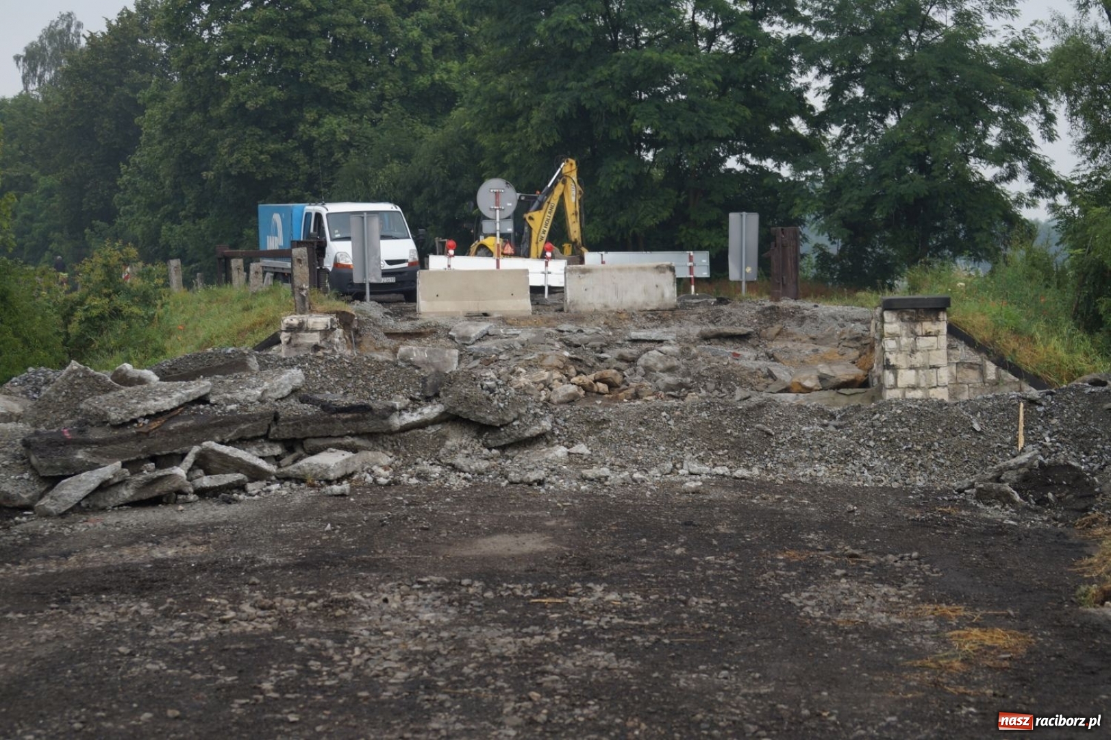 Zdjęcie w galerii na portalu naszraciborz.pl: Remontowany wiadukt w Nędzy już bez przęsła  wiadomości z regionu