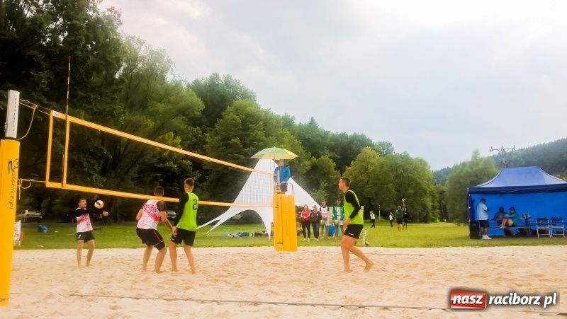 Zdjęcie w galerii na portalu naszraciborz.pl: II miejsce pary plażowej KS AZS Rafako Racibórz w Półfinałach Mistrzostw Polski Kadetów wiadomości z regionu