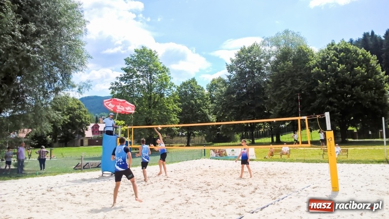 Zdjęcie w galerii na portalu naszraciborz.pl: II miejsce pary plażowej KS AZS Rafako Racibórz w Półfinałach Mistrzostw Polski Kadetów wiadomości z regionu