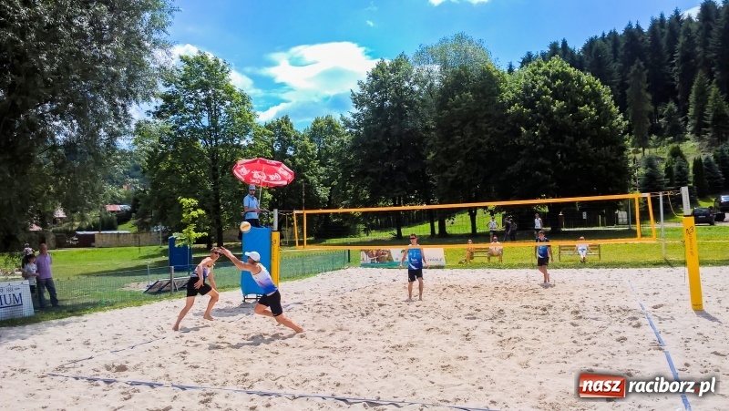 Zdjęcie w galerii na portalu naszraciborz.pl: II miejsce pary plażowej KS AZS Rafako Racibórz w Półfinałach Mistrzostw Polski Kadetów wiadomości z regionu