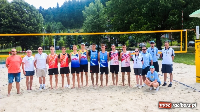 Zdjęcie w galerii na portalu naszraciborz.pl: II miejsce pary plażowej KS AZS Rafako Racibórz w Półfinałach Mistrzostw Polski Kadetów wiadomości z regionu