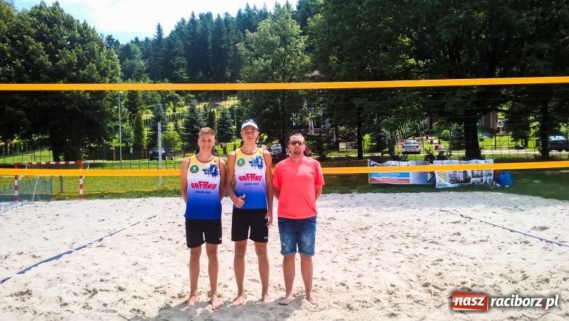 Zdjęcie w galerii na portalu naszraciborz.pl: II miejsce pary plażowej KS AZS Rafako Racibórz w Półfinałach Mistrzostw Polski Kadetów wiadomości z regionu