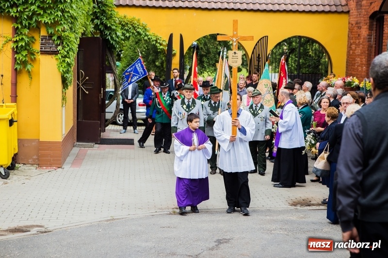 Zdjęcie w galerii na portalu naszraciborz.pl: Na cmentarzu Jeruzalem pożegnano artystę plastyka Mariana Zawisłę wiadomości z regionu