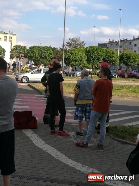 Zdjęcie w galerii na portalu naszraciborz.pl: Potrącenie rowerzysty na ul. Opawskiej  wiadomości z regionu