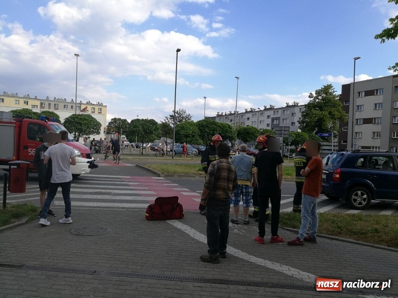 Zdjęcie w galerii na portalu naszraciborz.pl: Potrącenie rowerzysty na ul. Opawskiej  wiadomości z regionu