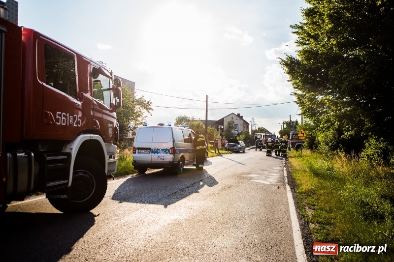 Zdjęcie w galerii na portalu naszraciborz.pl: Zderzenie mercedesa i hondy w Cyprzanowie  wiadomości z regionu