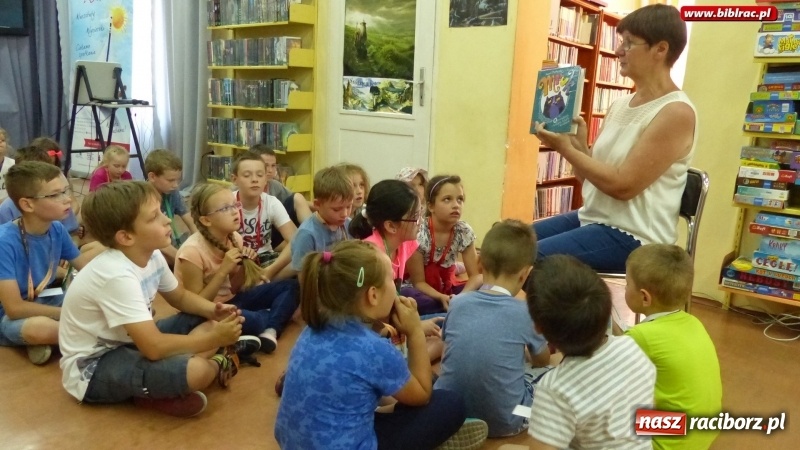 Zdjęcie w galerii na portalu naszraciborz.pl: Lato z biblioteką: uczestnicy świętowali Dzień Kota  wiadomości z regionu