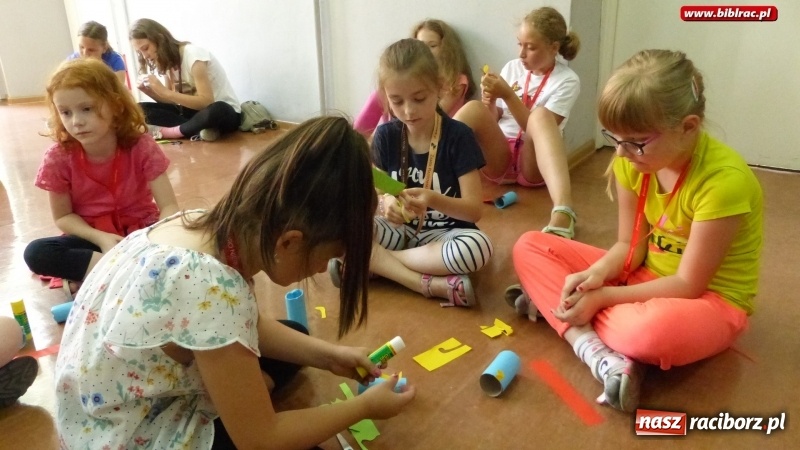 Zdjęcie w galerii na portalu naszraciborz.pl: Lato z biblioteką: uczestnicy świętowali Dzień Kota  wiadomości z regionu