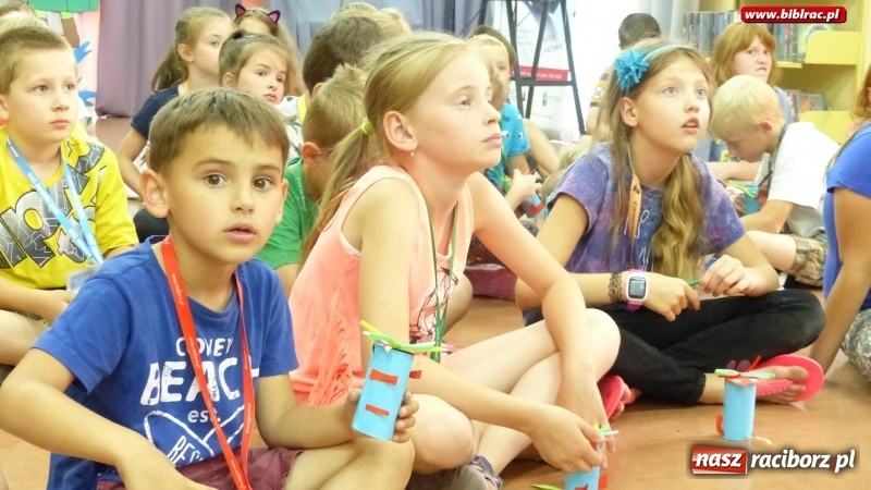 Zdjęcie w galerii na portalu naszraciborz.pl: Lato z biblioteką: uczestnicy świętowali Dzień Kota  wiadomości z regionu