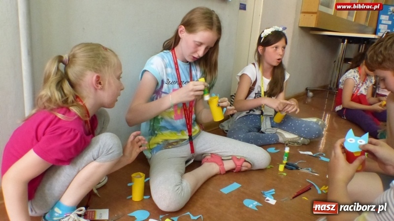 Zdjęcie w galerii na portalu naszraciborz.pl: Lato z biblioteką: uczestnicy świętowali Dzień Kota  wiadomości z regionu