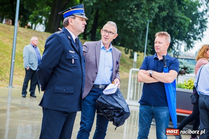 Zdjęcie w galerii na portalu naszraciborz.pl: Na przystani kajakowej można oglądać wystawę poświęconą powodzi tysiąclecia wiadomości z regionu