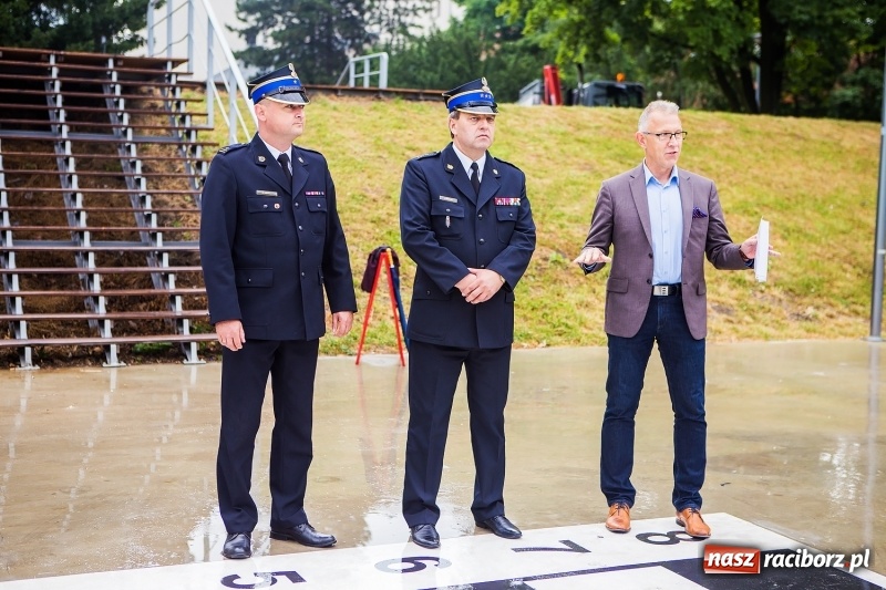 Zdjęcie w galerii na portalu naszraciborz.pl: Na przystani kajakowej można oglądać wystawę poświęconą powodzi tysiąclecia wiadomości z regionu