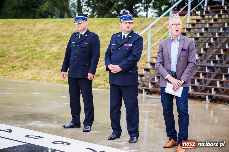 Zdjęcie w galerii na portalu naszraciborz.pl: Na przystani kajakowej można oglądać wystawę poświęconą powodzi tysiąclecia wiadomości z regionu