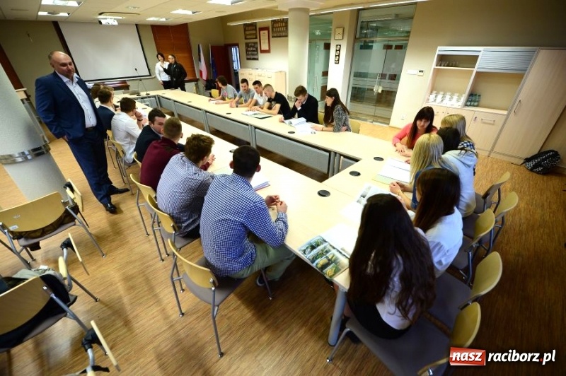 Zdjęcie w galerii na portalu naszraciborz.pl: Trwa drugi nabór do PWSZ w Raciborzu wiadomości z regionu