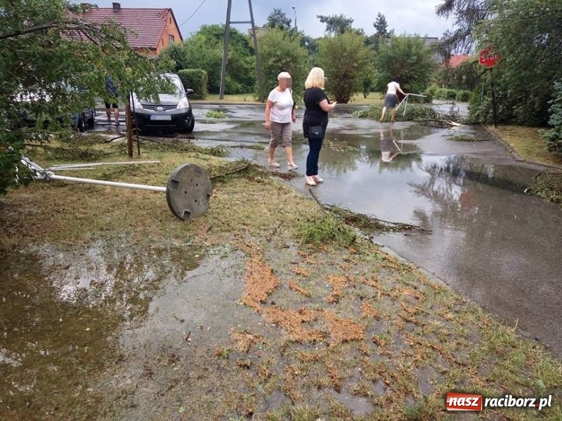Zdjęcie w galerii na portalu naszraciborz.pl: Zniszczenia po nawałnicy w gminie Kuźnia Raciborska i Nędza wiadomości z regionu