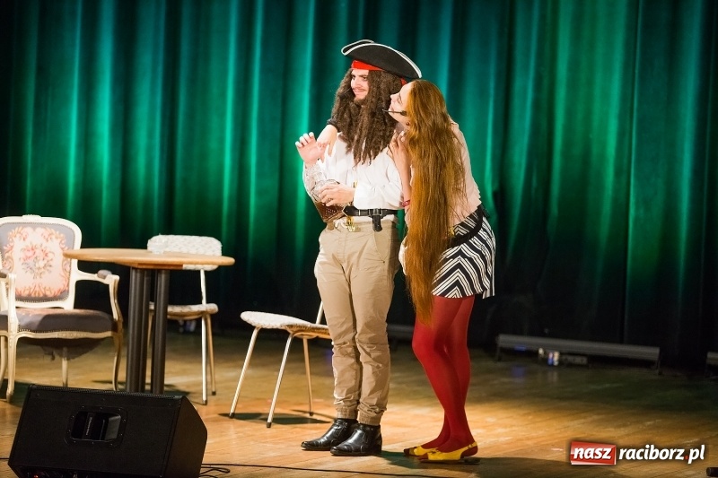 Zdjęcie w galerii na portalu naszraciborz.pl: Spektakl Irrealis przerwany przez nawałnicę wiadomości z regionu