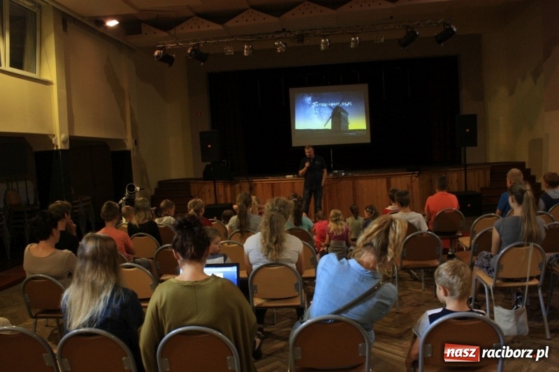 Zdjęcie w galerii na portalu naszraciborz.pl: Kosmiczne rozpoczęcie wakacji w krzanowickim domu kultury  wiadomości z regionu