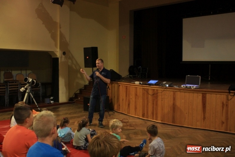 Zdjęcie w galerii na portalu naszraciborz.pl: Kosmiczne rozpoczęcie wakacji w krzanowickim domu kultury  wiadomości z regionu
