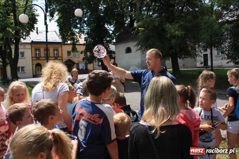 Zdjęcie w galerii na portalu naszraciborz.pl: Kosmiczne rozpoczęcie wakacji w krzanowickim domu kultury  wiadomości z regionu