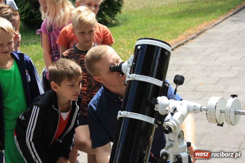 Zdjęcie w galerii na portalu naszraciborz.pl: Kosmiczne rozpoczęcie wakacji w krzanowickim domu kultury  wiadomości z regionu