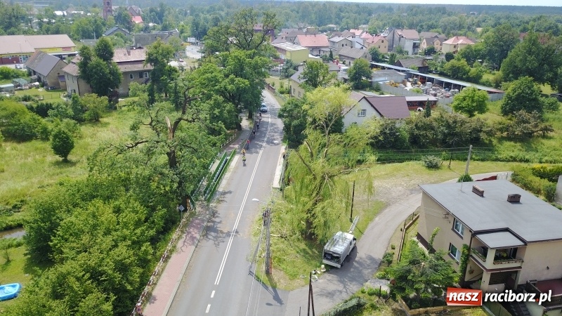 Zdjęcie w galerii na portalu naszraciborz.pl: Kuźnia Raciborska - obraz miasta po nawałnicy. Fotografie z drona wiadomości z regionu