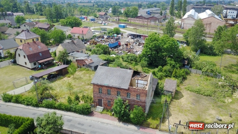 Zdjęcie w galerii na portalu naszraciborz.pl: Kuźnia Raciborska - obraz miasta po nawałnicy. Fotografie z drona wiadomości z regionu