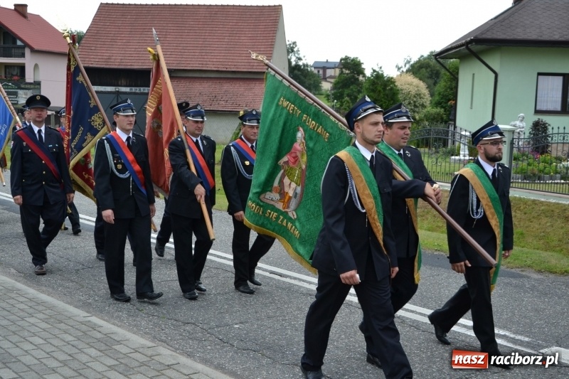 Zdjęcie w galerii na portalu naszraciborz.pl: Bogu na chwałę, ludziom na ratunek – jubileusz 110-lecia OSP w Krzyżanowicach wiadomości z regionu