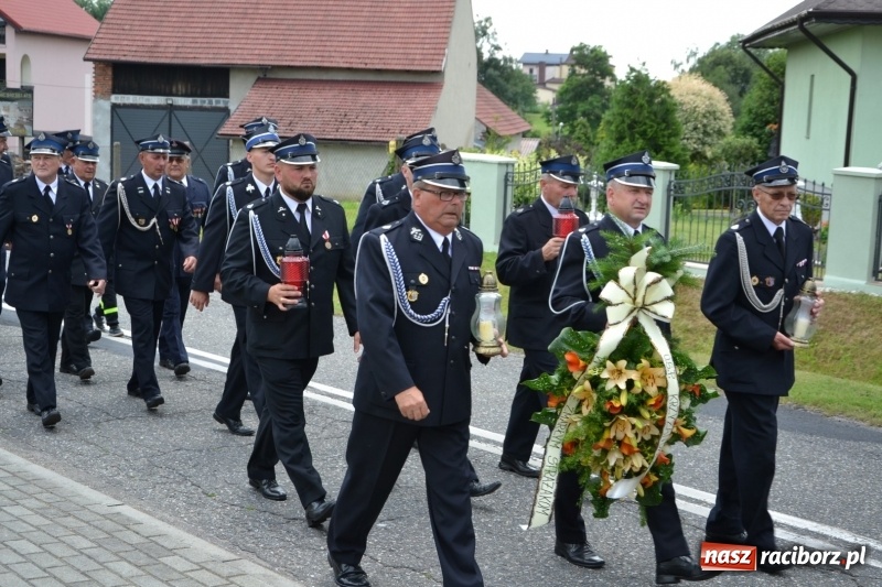 Zdjęcie w galerii na portalu naszraciborz.pl: Bogu na chwałę, ludziom na ratunek – jubileusz 110-lecia OSP w Krzyżanowicach wiadomości z regionu