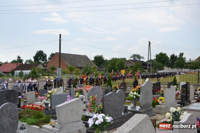 Zdjęcie w galerii na portalu naszraciborz.pl: Bogu na chwałę, ludziom na ratunek – jubileusz 110-lecia OSP w Krzyżanowicach wiadomości z regionu