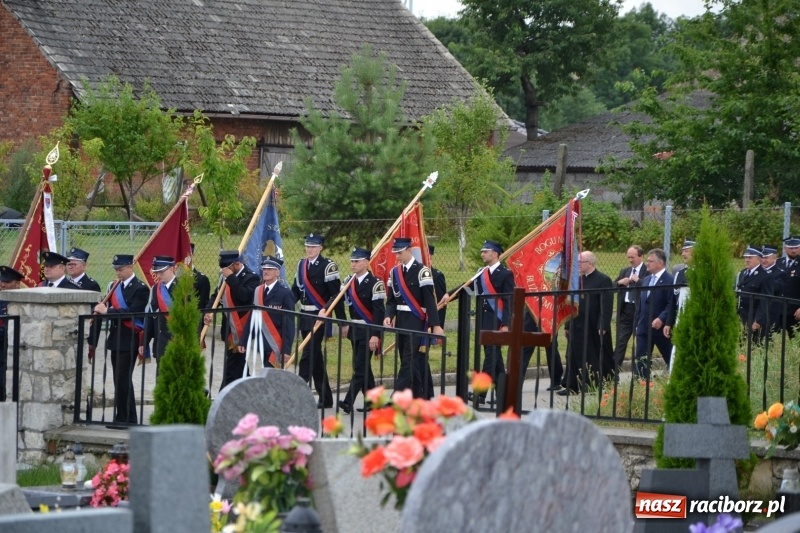 Zdjęcie w galerii na portalu naszraciborz.pl: Bogu na chwałę, ludziom na ratunek – jubileusz 110-lecia OSP w Krzyżanowicach wiadomości z regionu
