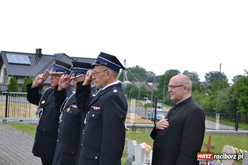 Zdjęcie w galerii na portalu naszraciborz.pl: Bogu na chwałę, ludziom na ratunek – jubileusz 110-lecia OSP w Krzyżanowicach wiadomości z regionu