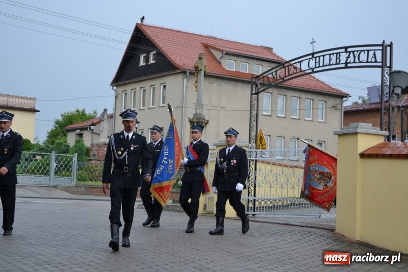 Zdjęcie w galerii na portalu naszraciborz.pl: Bogu na chwałę, ludziom na ratunek – jubileusz 110-lecia OSP w Krzyżanowicach wiadomości z regionu