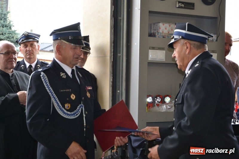 Zdjęcie w galerii na portalu naszraciborz.pl: Bogu na chwałę, ludziom na ratunek – jubileusz 110-lecia OSP w Krzyżanowicach wiadomości z regionu