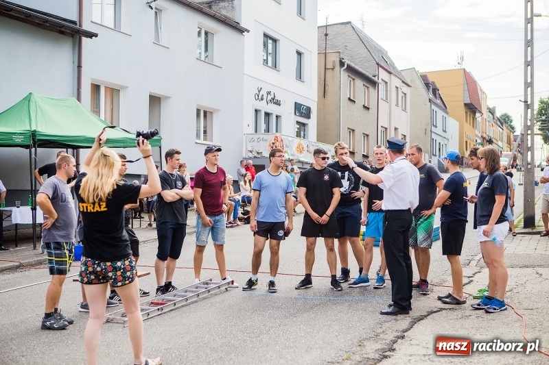 Zdjęcie w galerii na portalu naszraciborz.pl: Żelazny jak strażak w Krzanowicach. Patryk Wyglenda z pucharem prezesa OSP Krzanowice wiadomości z regionu