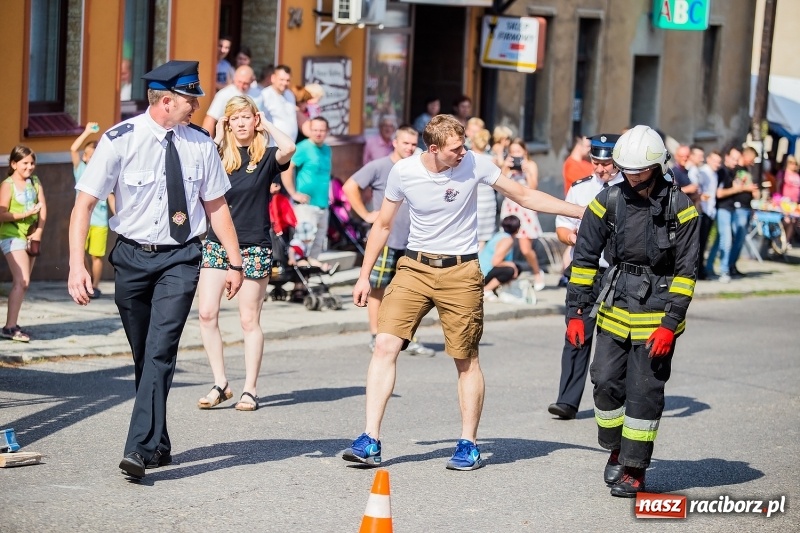 Zdjęcie w galerii na portalu naszraciborz.pl: Żelazny jak strażak w Krzanowicach. Patryk Wyglenda z pucharem prezesa OSP Krzanowice wiadomości z regionu