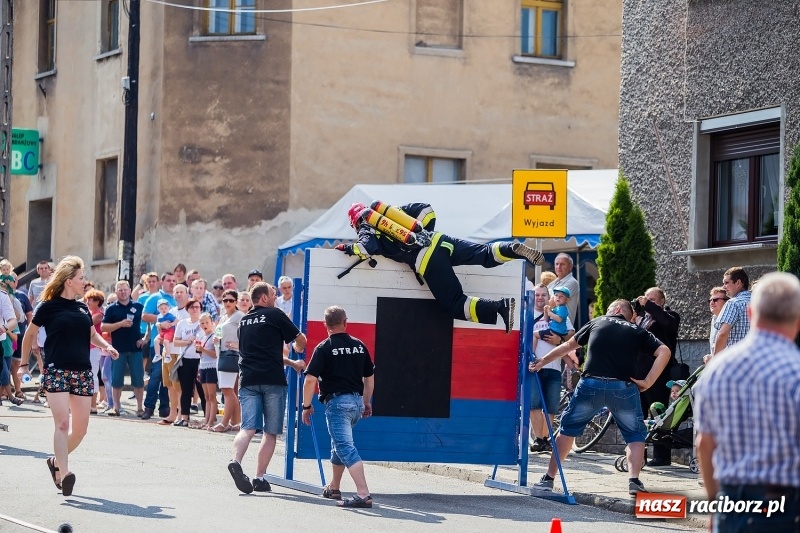 Zdjęcie w galerii na portalu naszraciborz.pl: Żelazny jak strażak w Krzanowicach. Patryk Wyglenda z pucharem prezesa OSP Krzanowice wiadomości z regionu