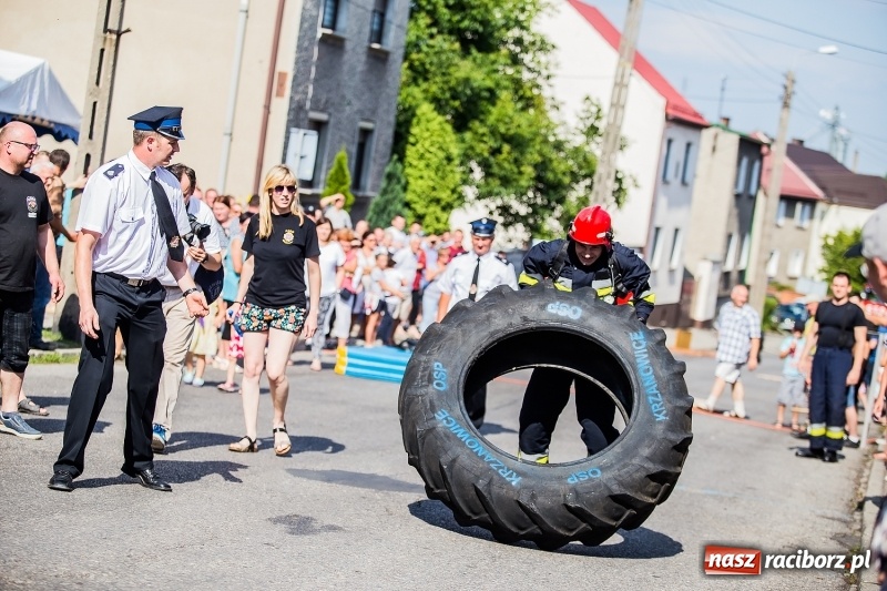 Zdjęcie w galerii na portalu naszraciborz.pl: Żelazny jak strażak w Krzanowicach. Patryk Wyglenda z pucharem prezesa OSP Krzanowice wiadomości z regionu