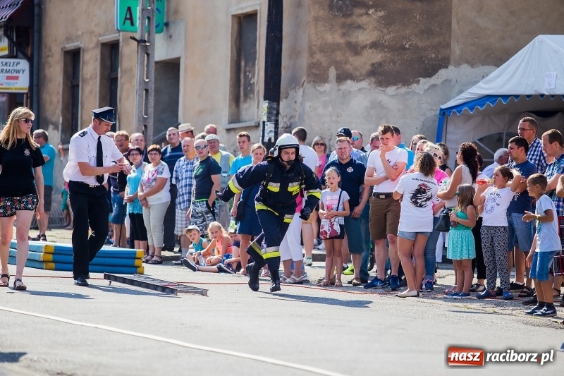 Zdjęcie w galerii na portalu naszraciborz.pl: Żelazny jak strażak w Krzanowicach. Patryk Wyglenda z pucharem prezesa OSP Krzanowice wiadomości z regionu