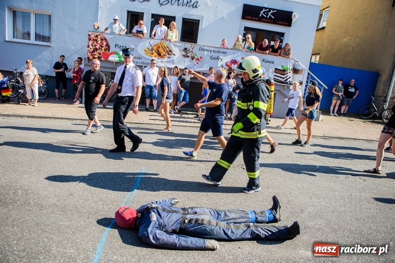 Zdjęcie w galerii na portalu naszraciborz.pl: Żelazny jak strażak w Krzanowicach. Patryk Wyglenda z pucharem prezesa OSP Krzanowice wiadomości z regionu