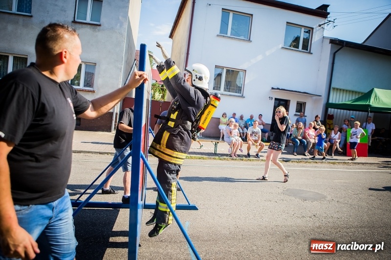 Zdjęcie w galerii na portalu naszraciborz.pl: Żelazny jak strażak w Krzanowicach. Patryk Wyglenda z pucharem prezesa OSP Krzanowice wiadomości z regionu