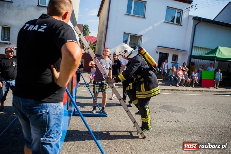 Zdjęcie w galerii na portalu naszraciborz.pl: Żelazny jak strażak w Krzanowicach. Patryk Wyglenda z pucharem prezesa OSP Krzanowice wiadomości z regionu