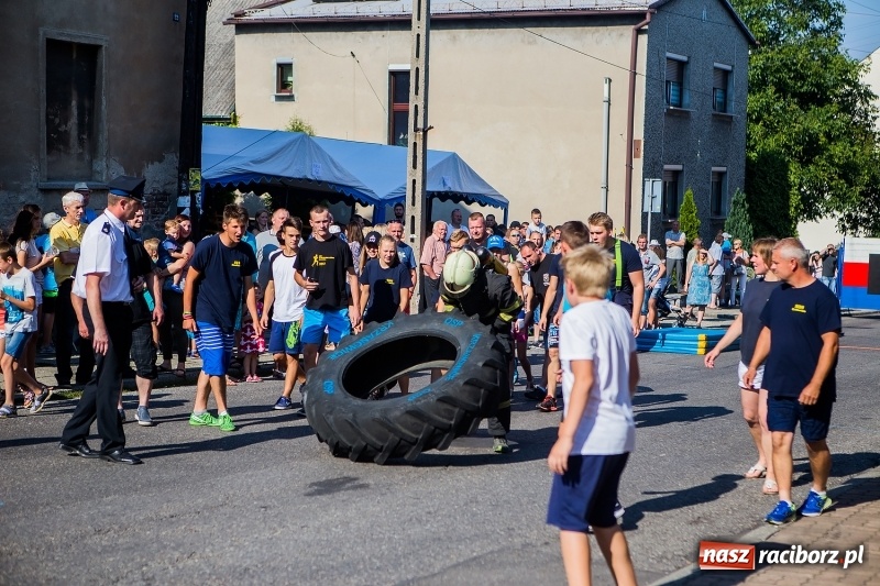 Zdjęcie w galerii na portalu naszraciborz.pl: Żelazny jak strażak w Krzanowicach. Patryk Wyglenda z pucharem prezesa OSP Krzanowice wiadomości z regionu