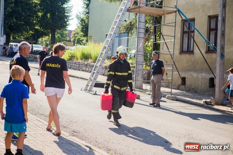Zdjęcie w galerii na portalu naszraciborz.pl: Żelazny jak strażak w Krzanowicach. Patryk Wyglenda z pucharem prezesa OSP Krzanowice wiadomości z regionu