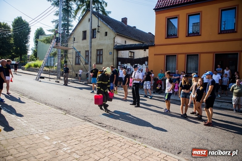 Zdjęcie w galerii na portalu naszraciborz.pl: Żelazny jak strażak w Krzanowicach. Patryk Wyglenda z pucharem prezesa OSP Krzanowice wiadomości z regionu