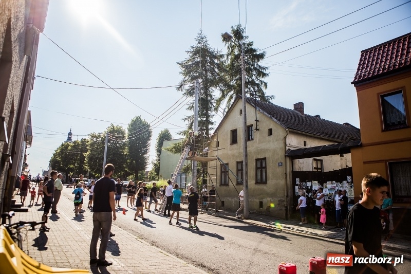 Zdjęcie w galerii na portalu naszraciborz.pl: Żelazny jak strażak w Krzanowicach. Patryk Wyglenda z pucharem prezesa OSP Krzanowice wiadomości z regionu
