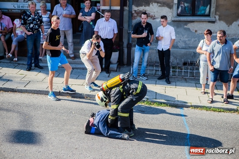 Zdjęcie w galerii na portalu naszraciborz.pl: Żelazny jak strażak w Krzanowicach. Patryk Wyglenda z pucharem prezesa OSP Krzanowice wiadomości z regionu
